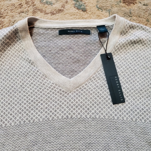 Perry Ellis Men's V-Neck Pullover Sweater Cotton Blend Grey Size XL. NWT - Picture 2 of 4